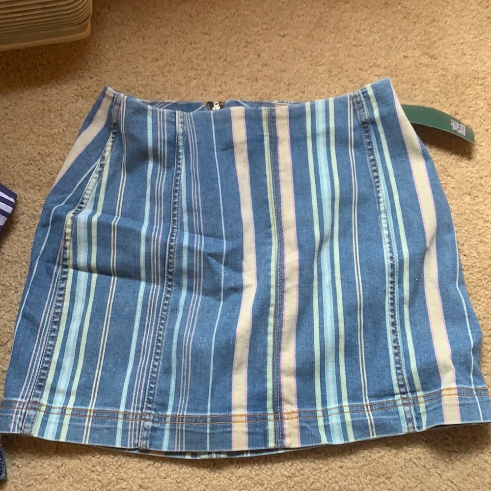 ‼️ACCEPTING ANY OFFER ‼️ lMini skirt with tags